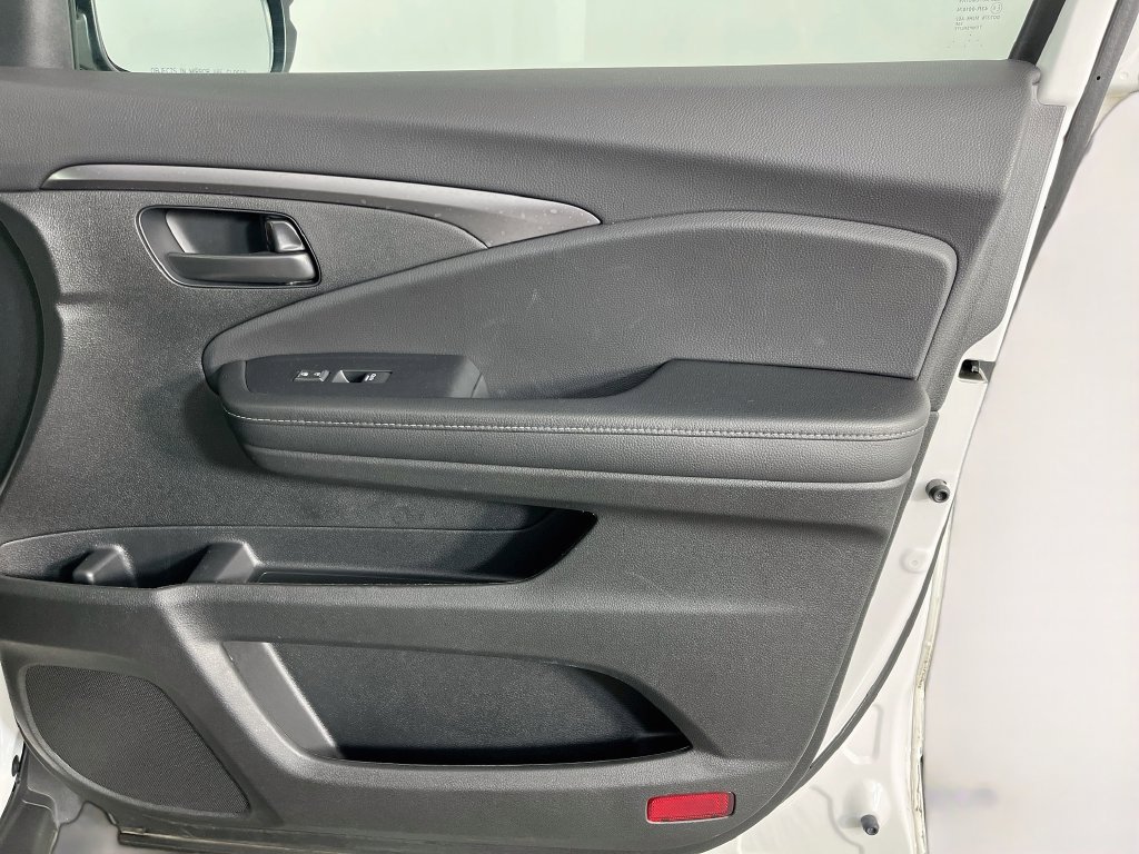 Used 2023 Honda Passport EX-L image 35