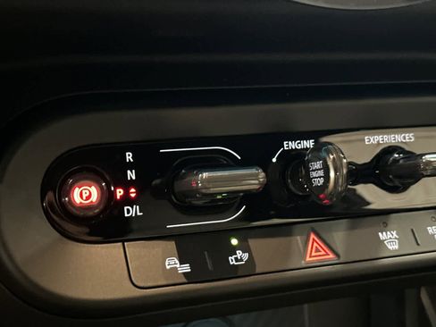 Used 2025 MINI Cooper 2-Door Hardtop image 22