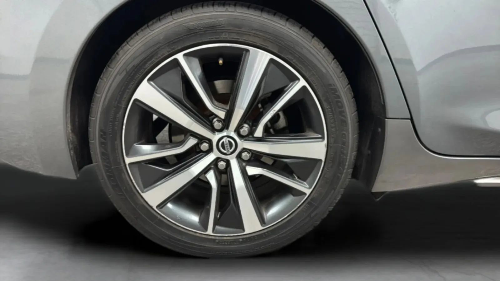 Used 2019 Nissan Maxima 3.5 SV w/ Floor Mat Group FWD image 28