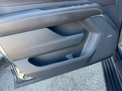 Used 2021 GMC Yukon XL Denali w/ Denali Premium Package image 4