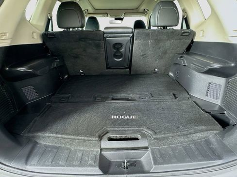Used 2018 Nissan Rogue SL w/ Premium Package image 33