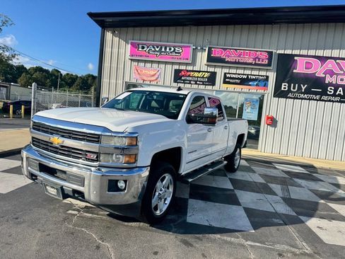 Used 2015 Chevrolet Silverado 2500 LTZ w/ LTZ Plus Package image 2