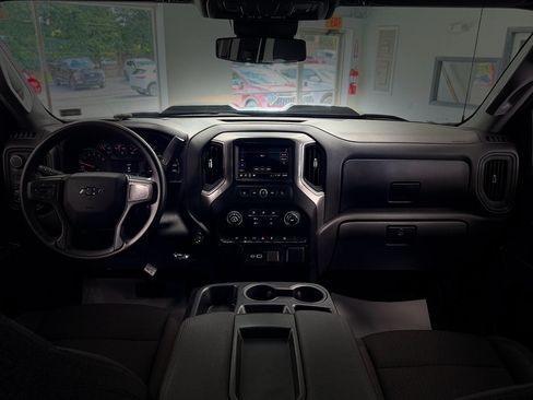 Used 2026 Chevrolet Silverado 1500 Custom Trail Boss AWD/4WD image 17