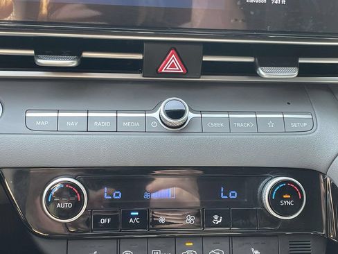 Certified 2023 Hyundai Elantra SEL w/ Convenience Package FWD image 27