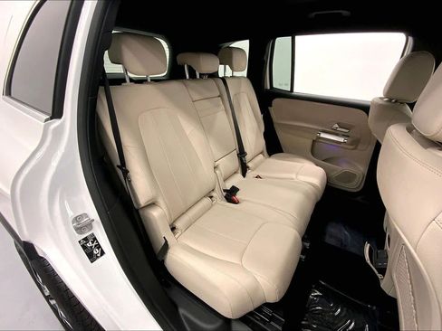 Used 2025 Mercedes-Benz GLB 250 image 13