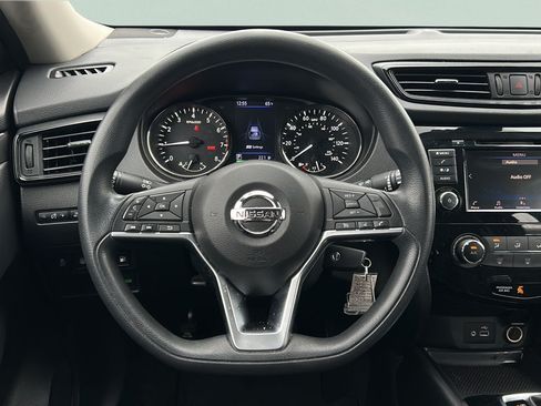 Used 2020 Nissan Rogue S FWD image 17