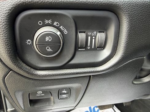 Used 2023 RAM 1500 Laramie AWD/4WD image 21