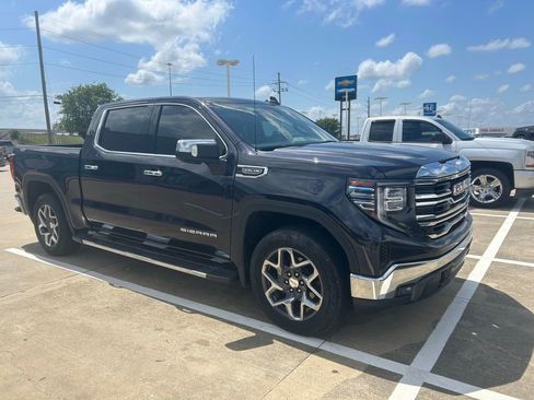 Used 2023 GMC Sierra 1500 SLT w/ SLT Premium Package image 13
