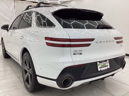 Used 2023 Genesis GV70 2.5T w/ Sport Prestige Package AWD/4WD image 9