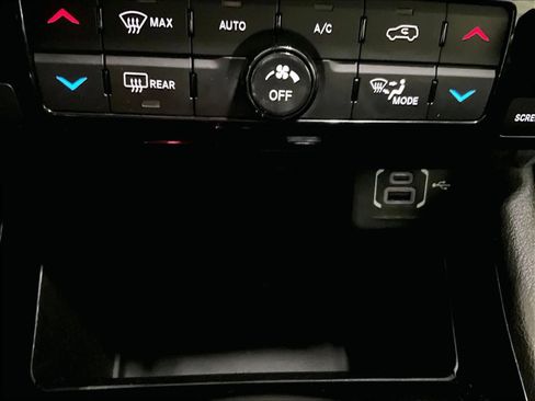 Used 2022 Jeep Compass Trailhawk image 25