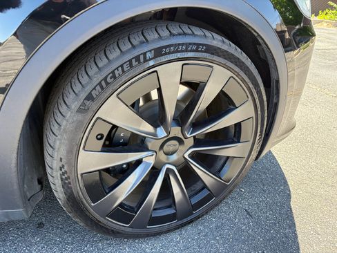 Used 2023 Tesla Model X AWD/4WD image 3