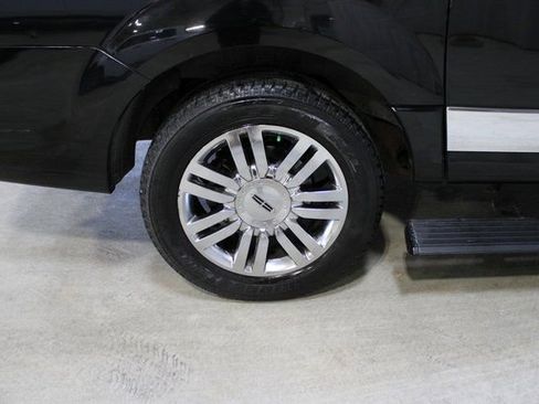 Used 2008 Lincoln Navigator L Base image 10