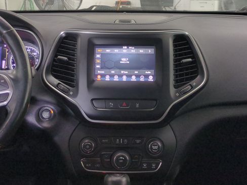 Certified 2021 Jeep Cherokee Latitude Plus image 18