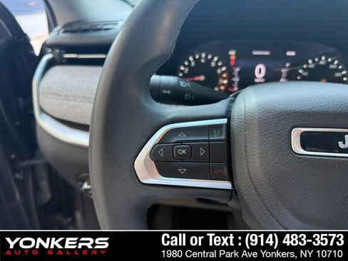 Used 2022 Jeep Compass Latitude AWD/4WD image 19