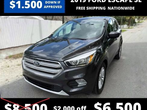 Used 2019 Ford Escape SE image 1