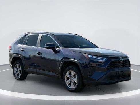 Used 2025 Toyota RAV4 XLE FWD image 6