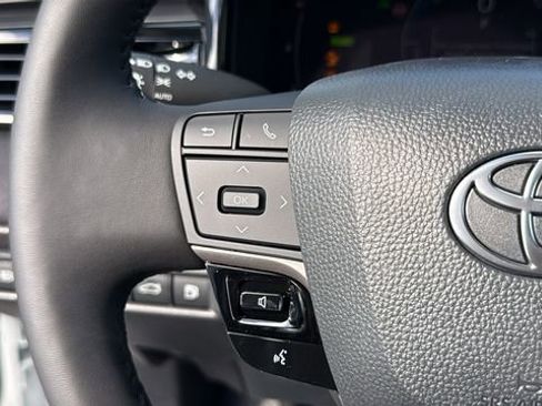 Used 2025 Toyota Camry LE w/ Convenience Package image 22