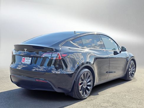 Used 2023 Tesla Model Y Performance AWD/4WD image 5