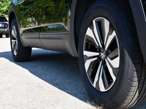 New 2026 Volkswagen Atlas Cross Sport SE image 9