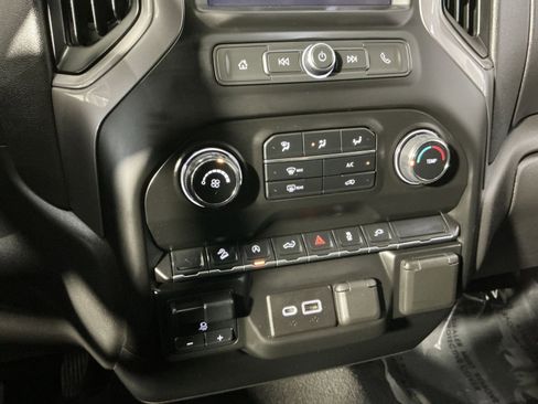 Used 2022 Chevrolet Silverado 1500 Custom Trail Boss image 28