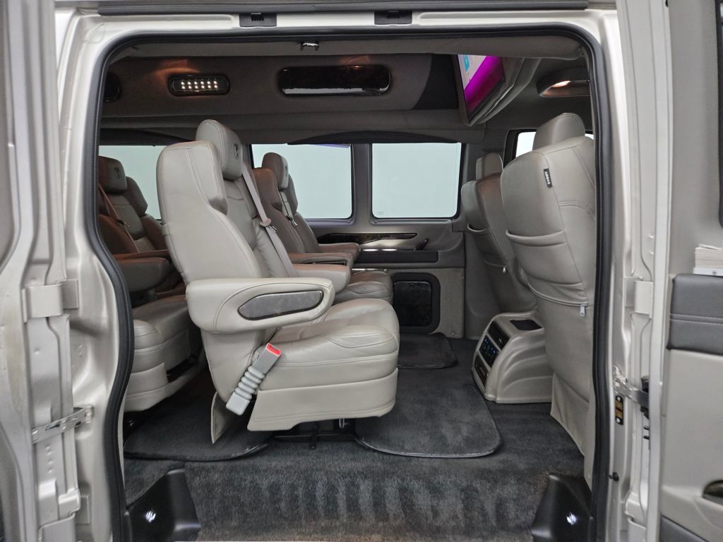 Used 2023 Chevrolet Express 2500 Extended RWD image 44