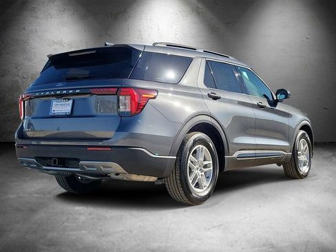 New 2026 Ford Explorer Active w/ Active Comfort Package image 3