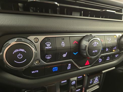 Used 2024 Jeep Wrangler High Altitude image 27