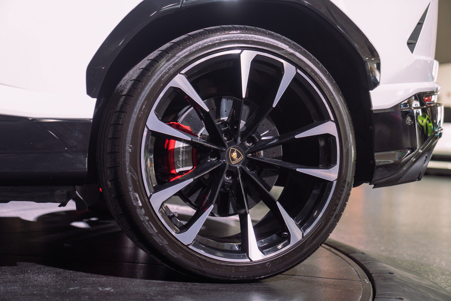 Used 2022 Lamborghini Urus AWD/4WD image 15