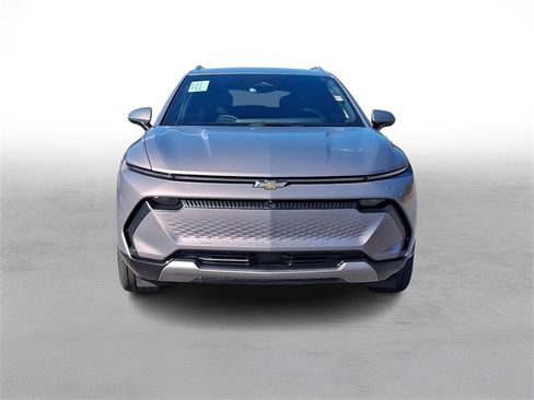 Used 2024 Chevrolet Equinox EV LT image 2