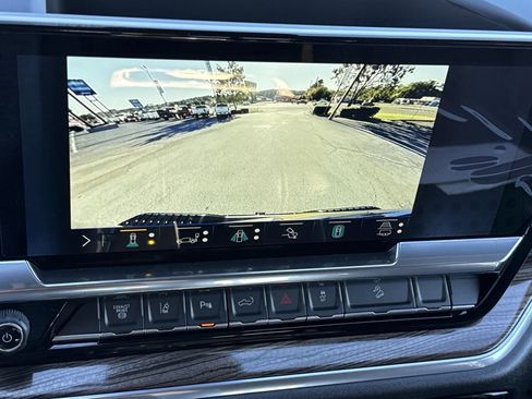 Used 2025 Chevrolet Silverado 2500 LT w/ Z71 Chrome Sport Edition image 27