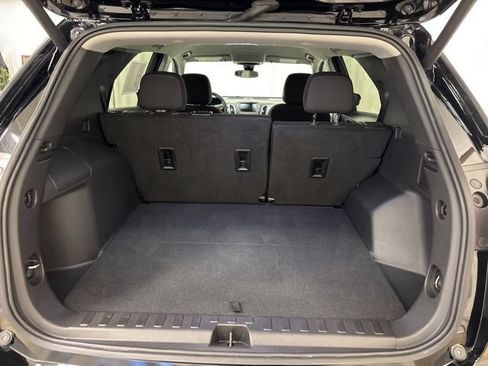 Used 2024 Chevrolet Equinox LT FWD image 9
