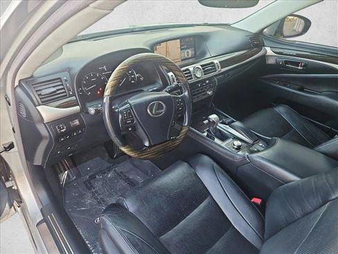 Used 2015 Lexus LS 460 AWD w/ Comfort Package image 10