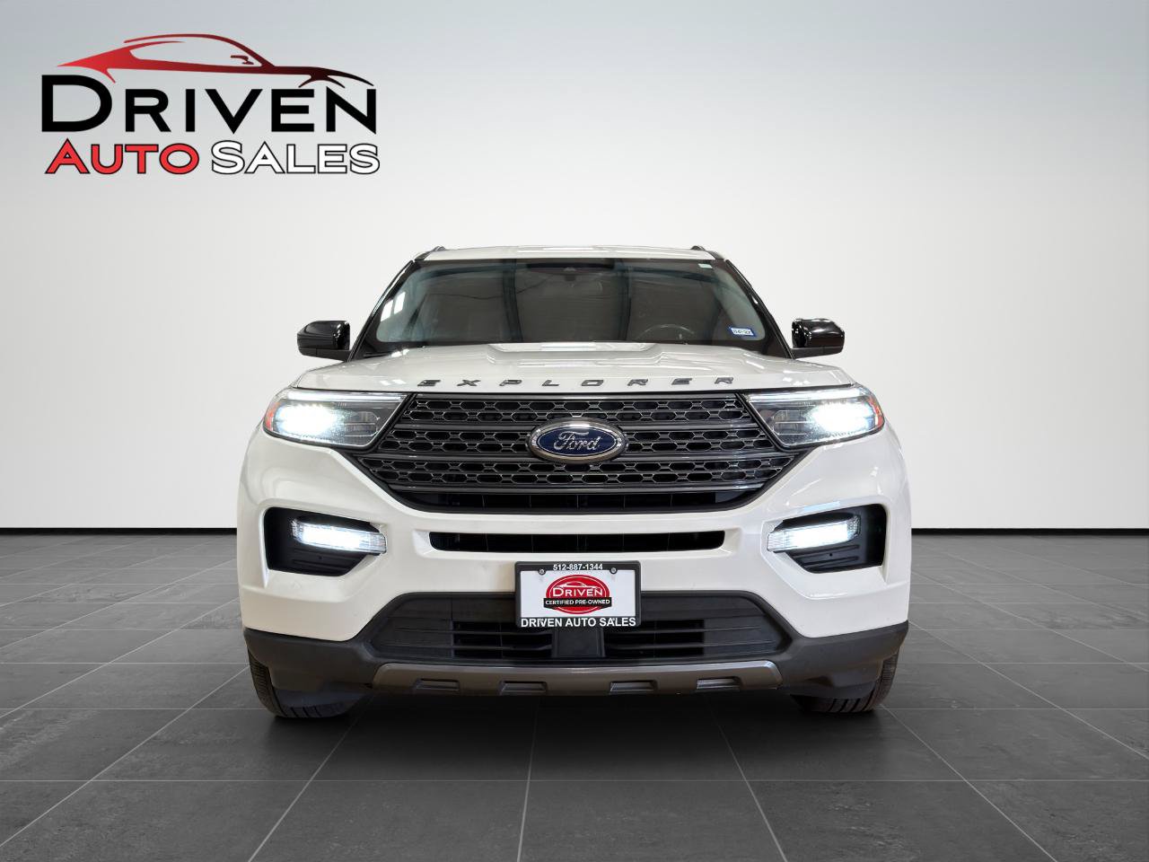 Used 2022 Ford Explorer XLT w/ Equipment Group 202A RWD image 8