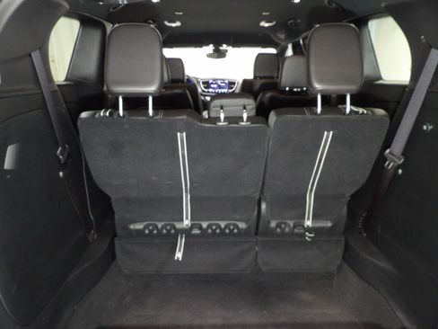 Used 2025 Chrysler Pacifica Select FWD image 7