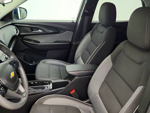 Used 2023 Chevrolet TrailBlazer LT FWD image 18