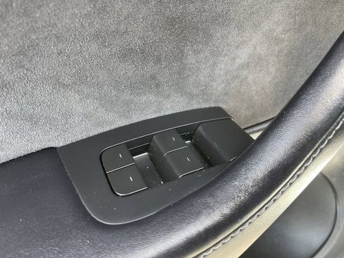 Used 2022 Tesla Model Y Performance AWD/4WD image 21