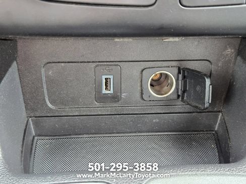 Used 2018 Ford Escape SE w/ SE Sport Appearance Package FWD image 24