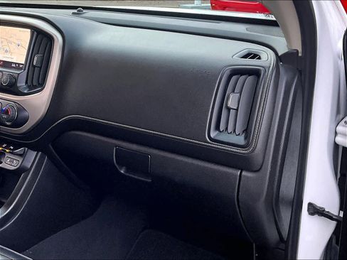 Used 2021 GMC Canyon Denali image 13