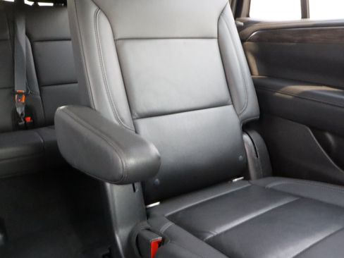 Used 2021 Chevrolet Tahoe Z71 w/ Z71 Off-Road Package AWD/4WD image 9