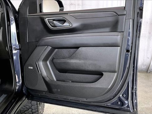 Used 2022 Chevrolet Suburban RST w/ Luxury Package image 26