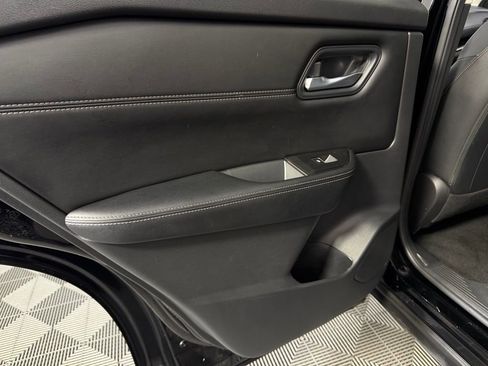 Used 2024 Nissan Rogue SL w/ SL Premium Package image 28