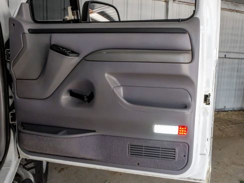 Used 1996 Ford Bronco XLT AWD/4WD image 39