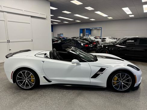 Used 2019 Chevrolet Corvette Grand Sport w/ Z07 Performance Package RWD image 7
