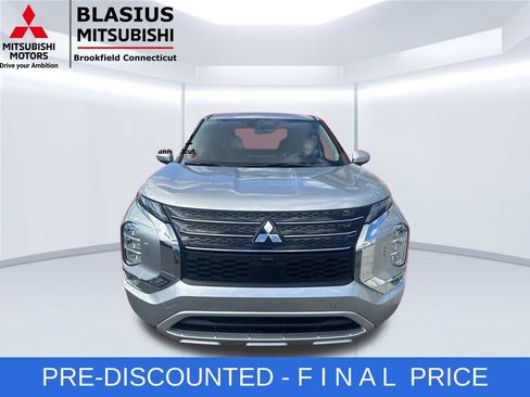 Used 2024 Mitsubishi Outlander SE AWD/4WD image 39