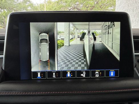 Used 2022 Chevrolet Suburban RST w/ Luxury Package AWD/4WD image 26