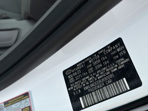 Certified 2024 Hyundai Elantra SEL FWD image 29