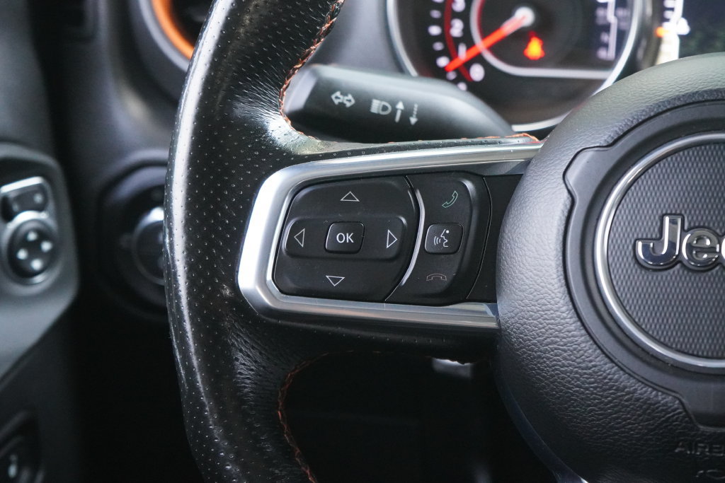Used 2022 Jeep Gladiator Mojave w/ LED Lighting Group AWD/4WD image 14