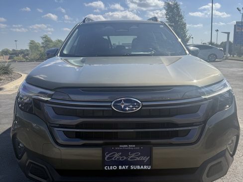 Used 2025 Subaru Forester Limited image 2
