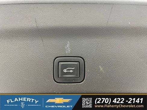 Used 2023 GMC Yukon XL SLT AWD/4WD image 21