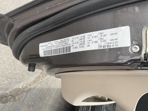 Used 2017 Dodge Grand Caravan SE w/ UConnect Hands-Free Group FWD image 16